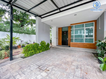 *****ทาวน์เฮ้าส์มือสอง ม.เดอะเซอเรโน่ บาย โบนันซ่า แจ้งวัฒนะ หลังมุม บรรยากาศดี เนื้อที่กว้างขวางมากถึง 29 ตร.ว. ภายในสวย ฟังก์ชัน 3 ห้องนอน 3 ห้องน้ำ ที่จอดรถ 1 คัน บ้านสไตล์โมเดิร์น บนทำเลแห่งการเดินทาง ใกล้รถไฟฟ้าสายสีชมพู "สถานีเมืองทองธานี" และจุดขึ้นทางด่วน "แจ้งวัฒนะ"